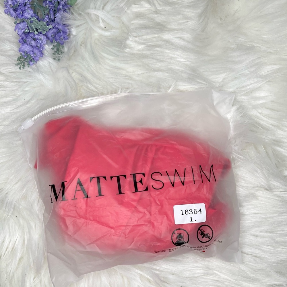 One-piece Bathing suite - Picture 4 of 4